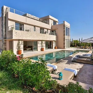  Bed & Breakfast Arganina Piscine Chauffee